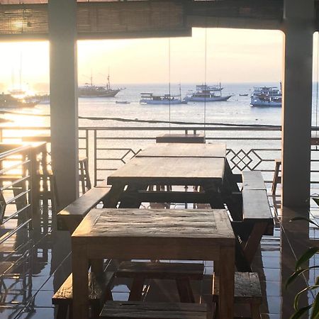 Bajo Sunset Hostel Лабуан-Бахо Экстерьер фото