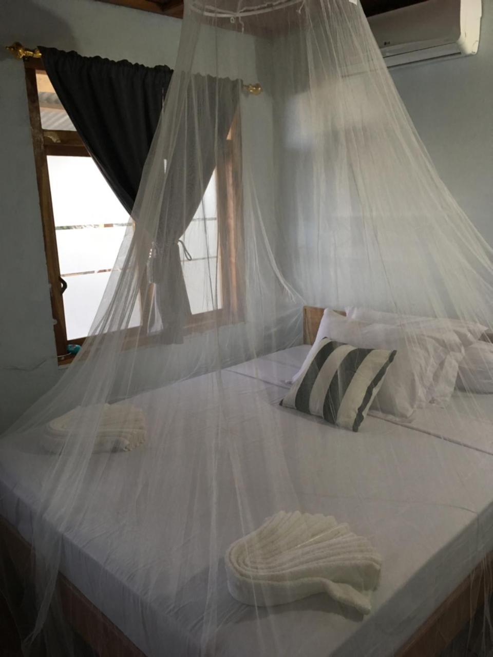 Bajo Sunset Hostel Лабуан-Бахо Экстерьер фото